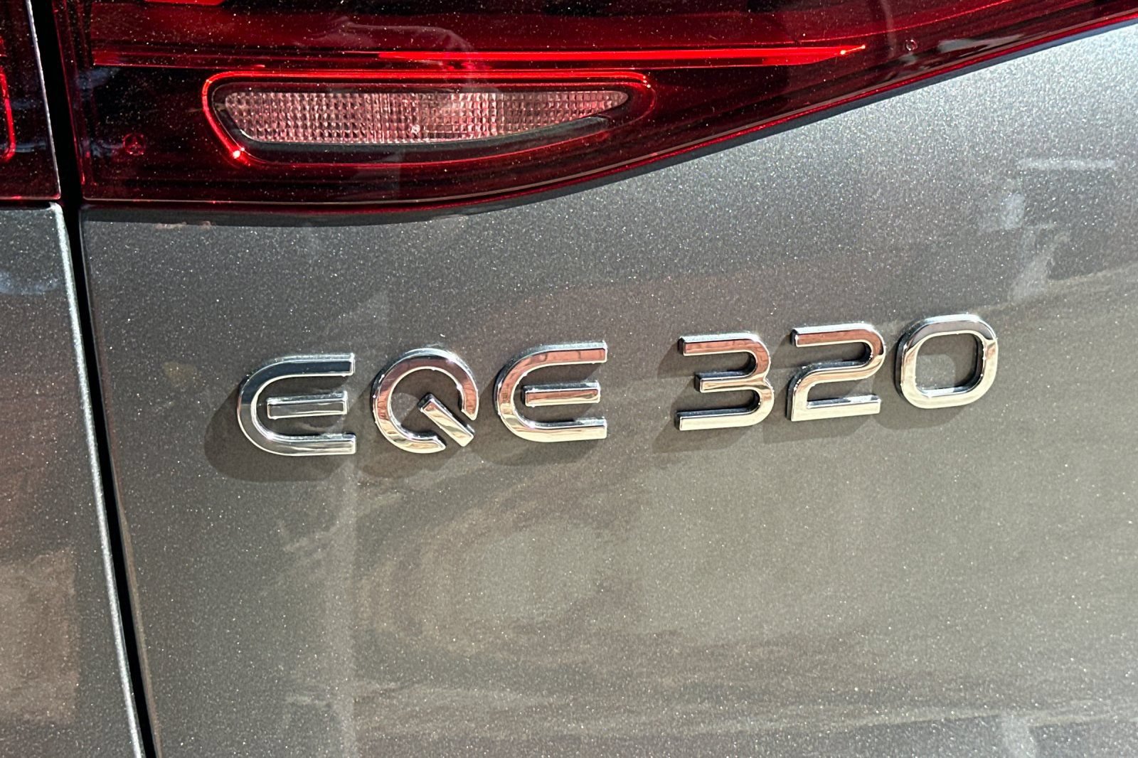New 2026 Mercedes-Benz EQE 320 4MATIC SUV image 27
