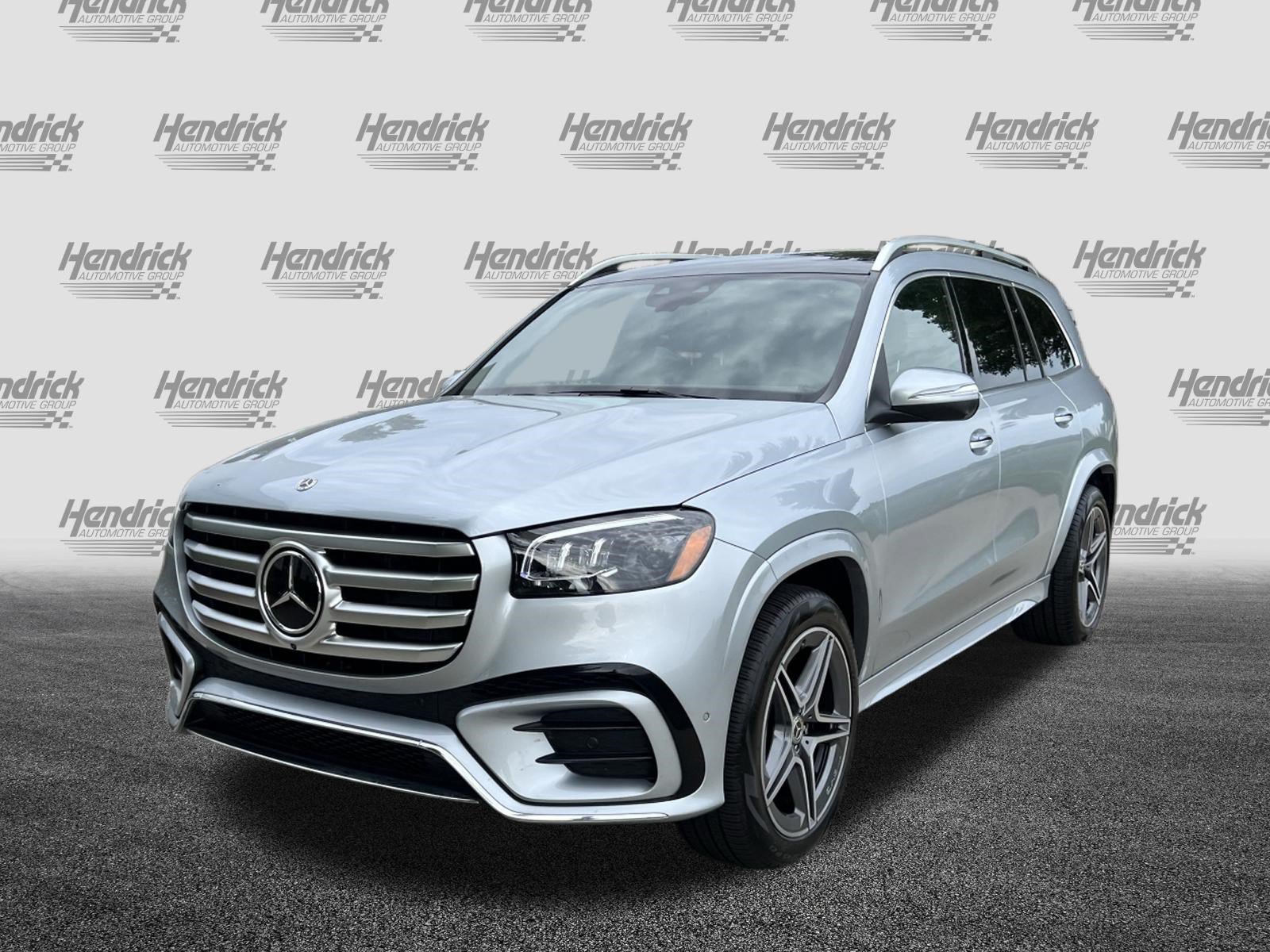 Used 2025 Mercedes-Benz GLS 450 4MATIC w/ AMG Line Exterior image 5