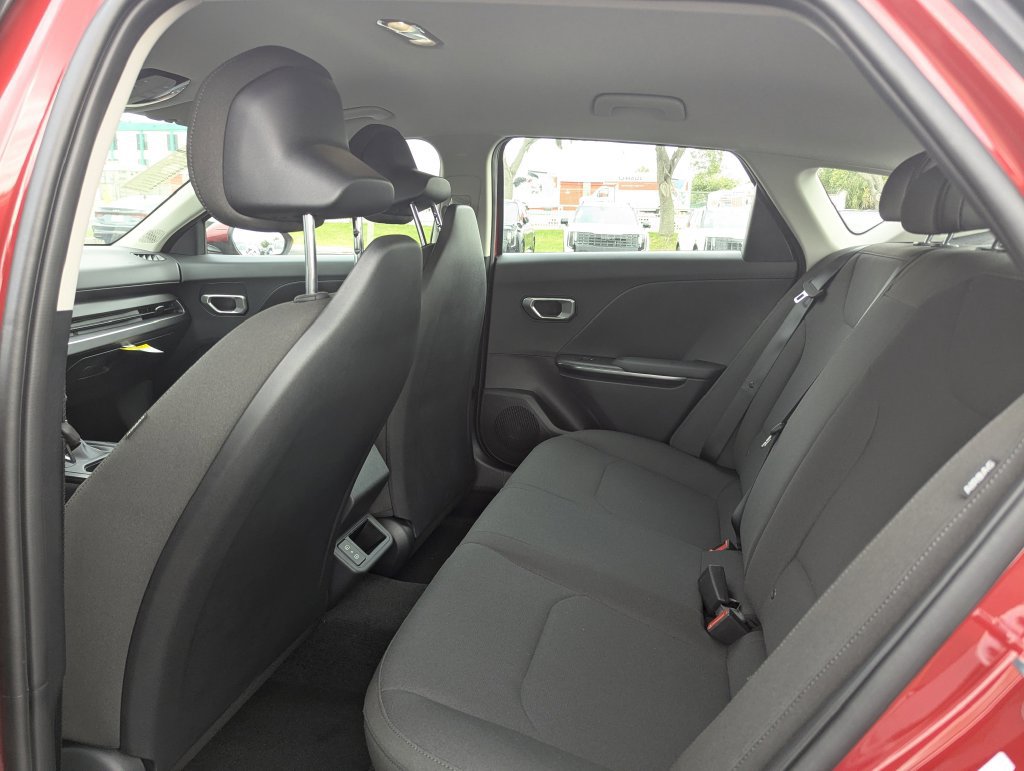 New 2026 Kia K4 FWD image 17