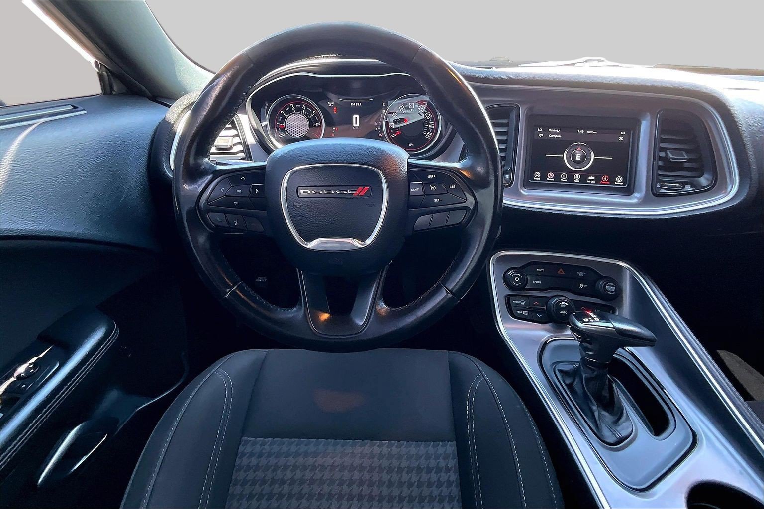Used 2019 Dodge Challenger SXT RWD image 5