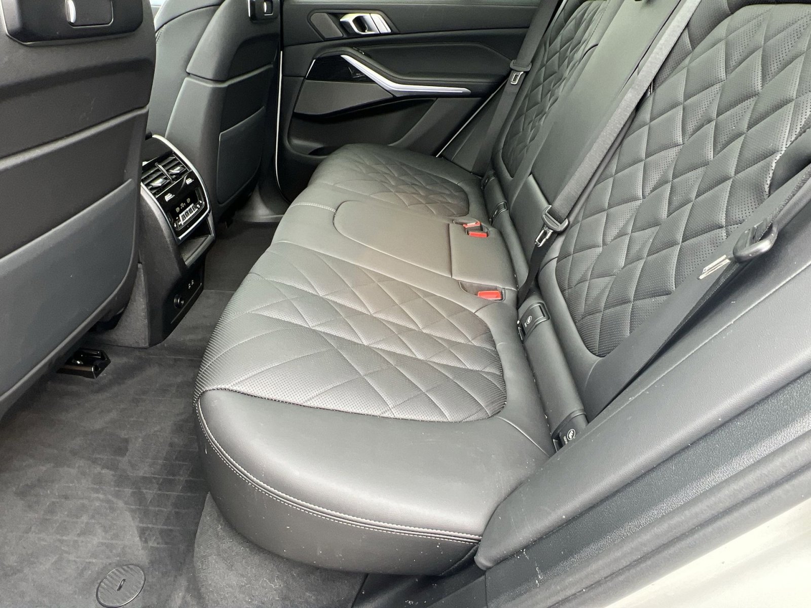 Used 2025 BMW X5 xDrive40i w/ M Sport Package image 22