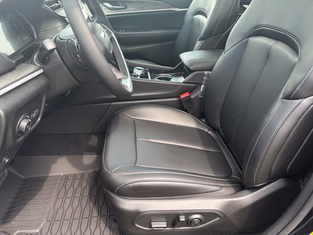 New 2026 Jeep Grand Cherokee Limited w/ Limited Altitude Package AWD/4WD image 10
