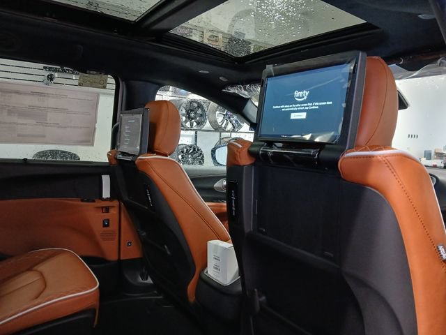 New 2026 Chrysler Pacifica Pinnacle AWD/4WD image 19