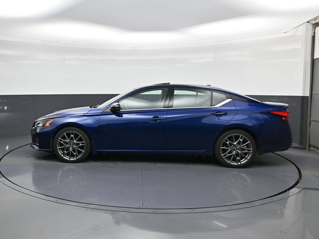 Used 2024 Nissan Altima 2.0 SR FWD image 4