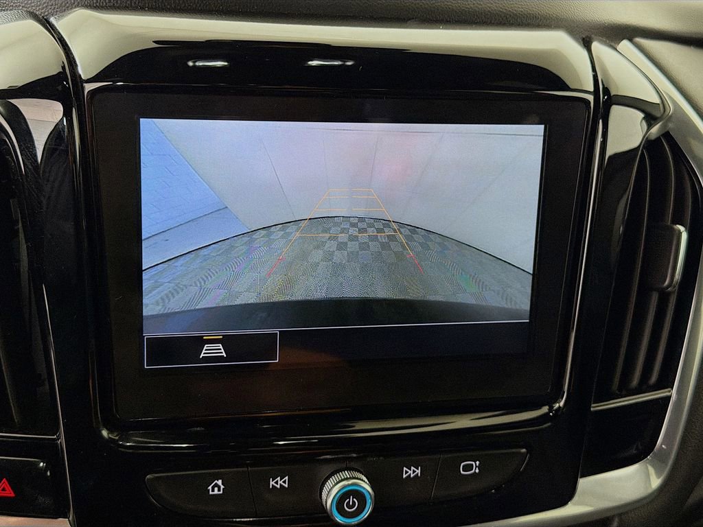 Used 2022 Chevrolet Traverse LT image 16
