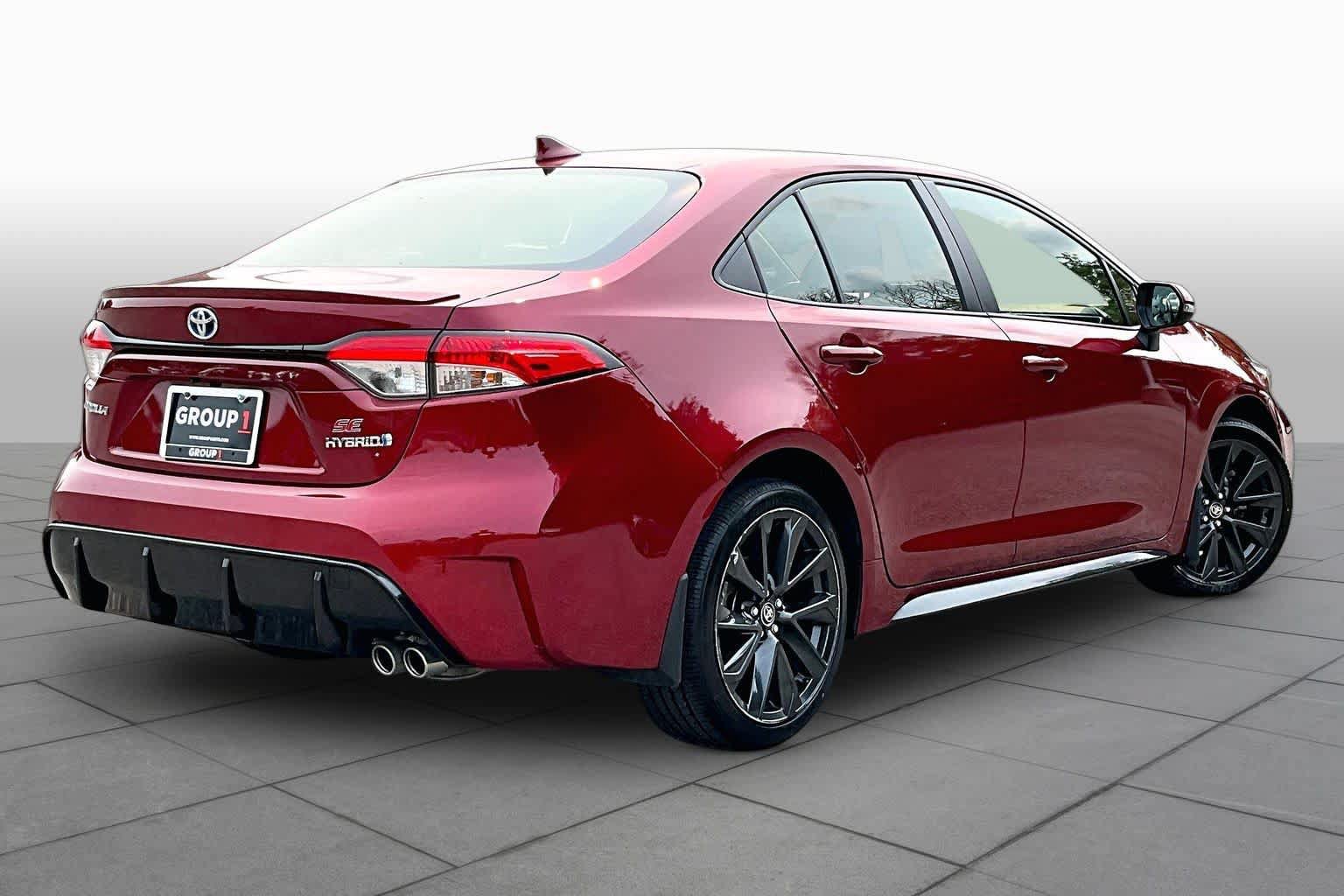 Used 2024 Toyota Corolla SE w/ SE Package FWD image 13