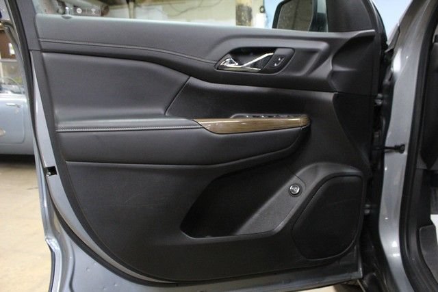 Certified 2023 GMC Acadia SLE w/ Driver Convenience Package FWD image 16