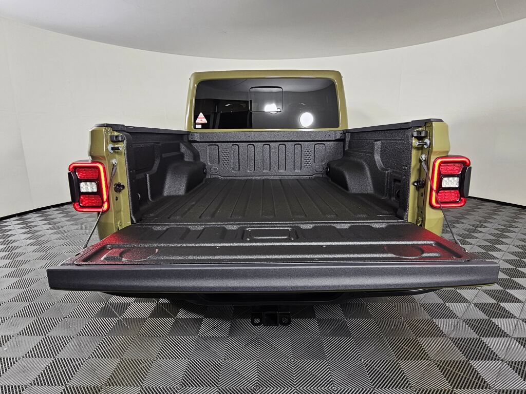 New 2026 Jeep Gladiator Sport AWD/4WD image 16