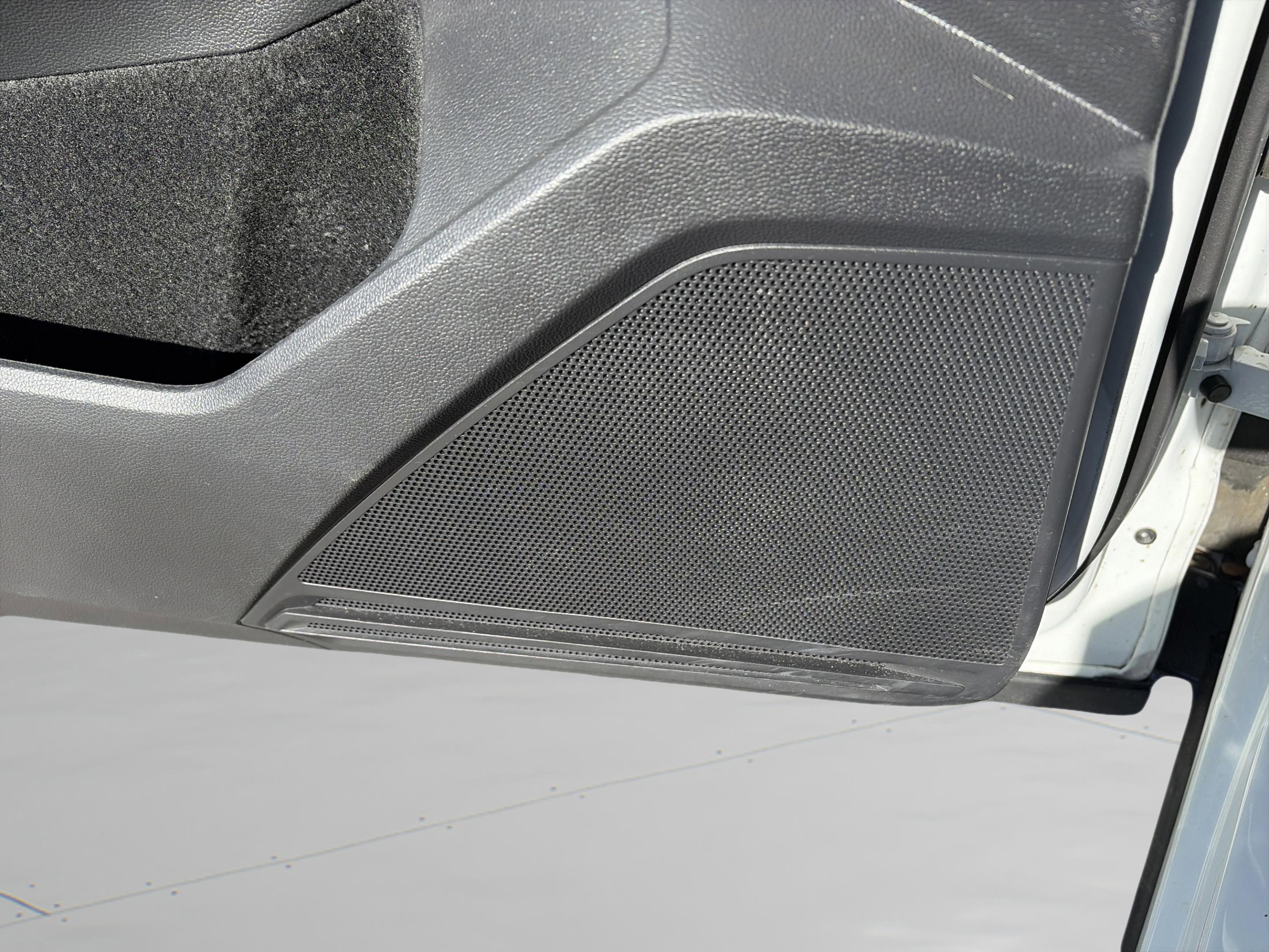 Used 2022 Volkswagen Tiguan SE R-Line image 29