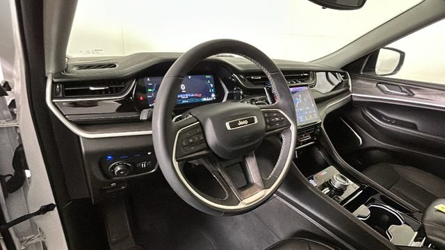 Used 2023 Jeep Grand Cherokee 4WD 4xe image 13