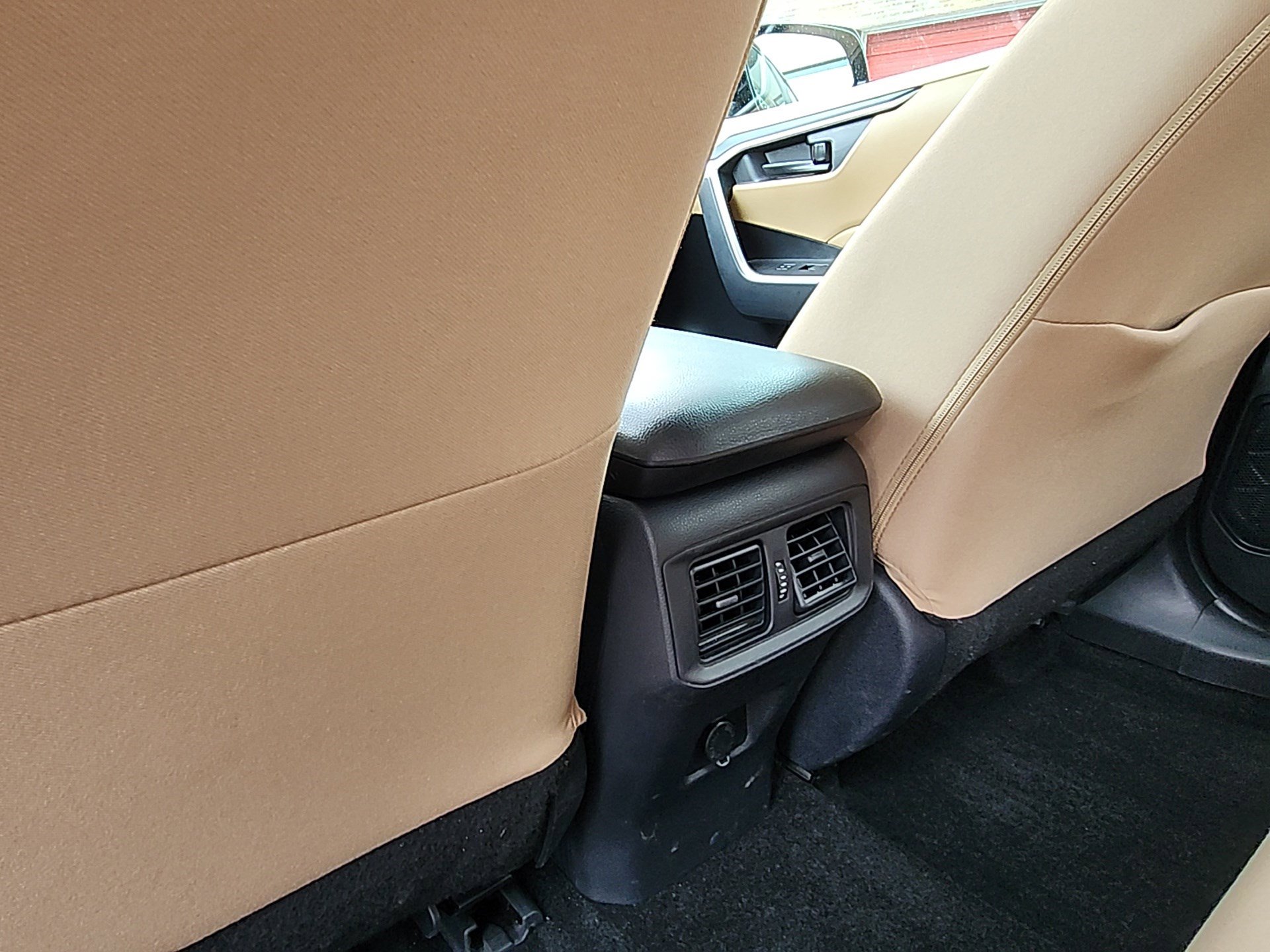 Certified 2025 Toyota RAV4 LE FWD image 22