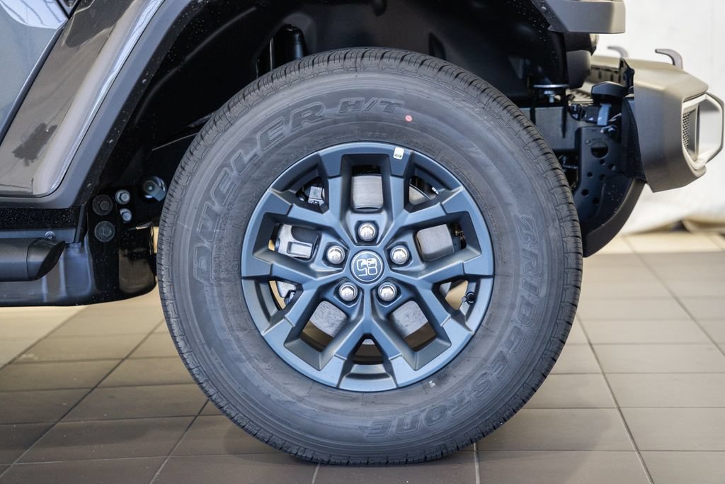 New 2026 Jeep Gladiator Sport AWD/4WD image 17