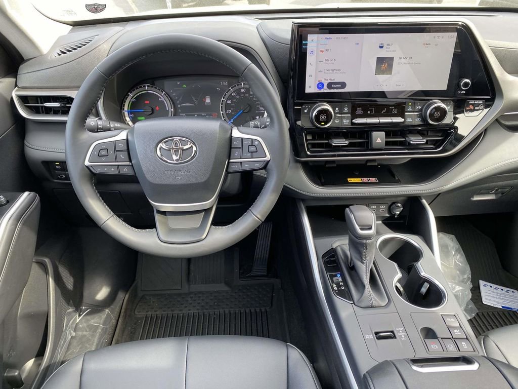 New 2026 Toyota Highlander XLE image 4