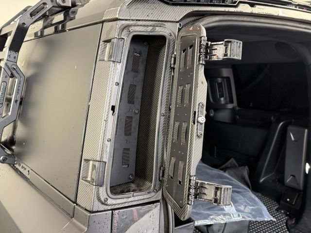 Used 2025 Land Rover Defender 130 Outbound AWD/4WD image 16