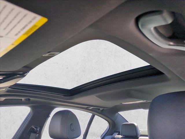 Used 2022 BMW 530e w/ Convenience Package RWD image 16