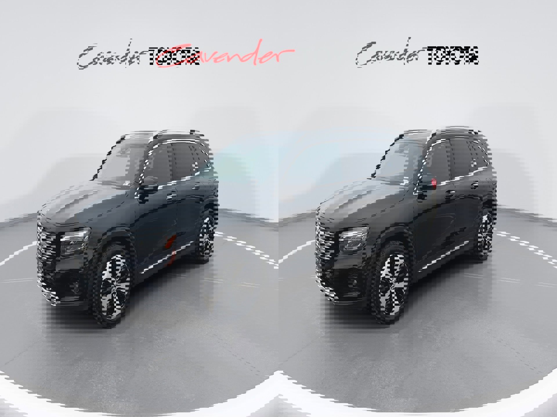 Used 2024 Mercedes-Benz GLB 250 image 4