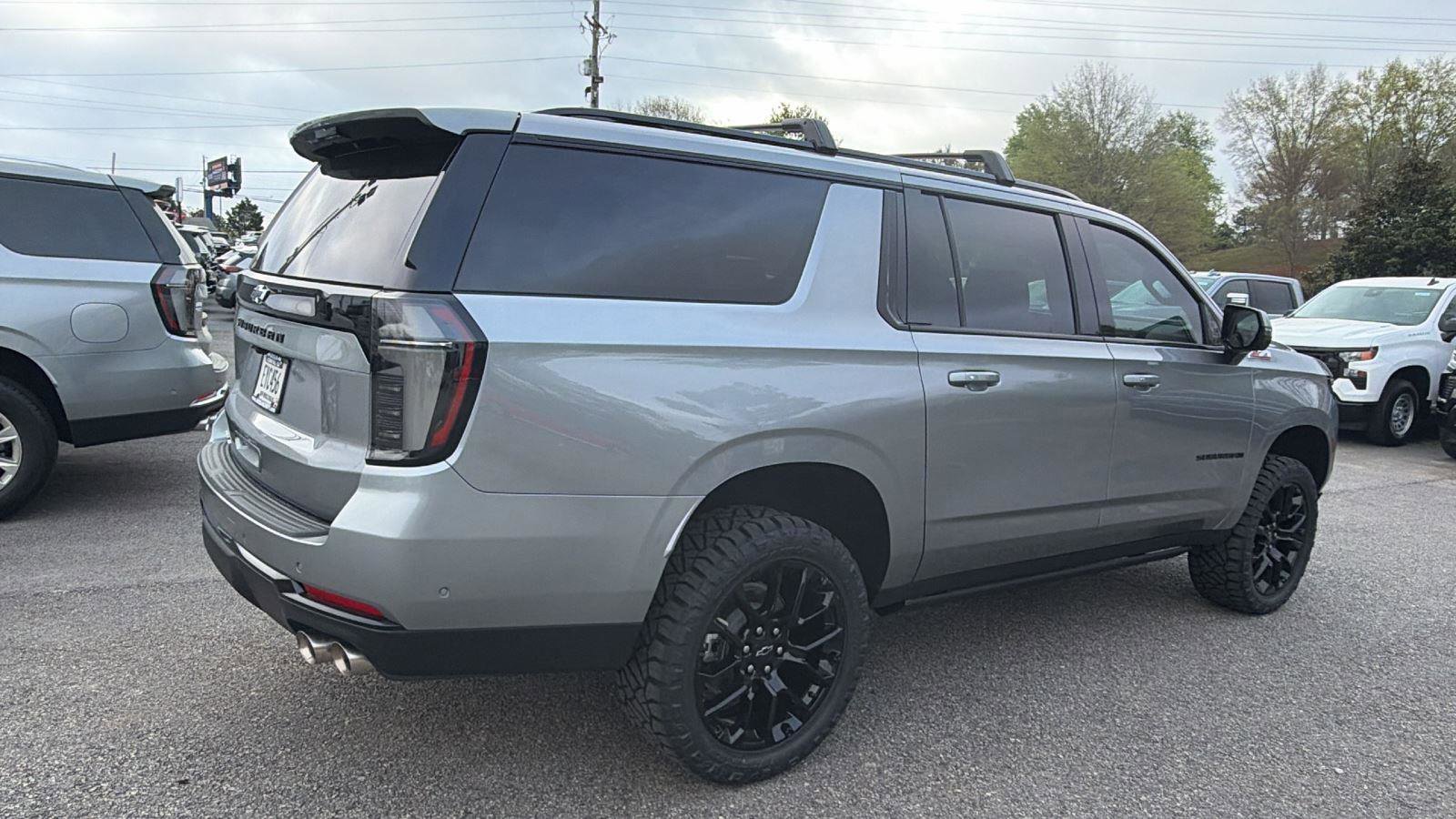 New 2026 Chevrolet Suburban Z71 w/ Comfort Package AWD/4WD image 5