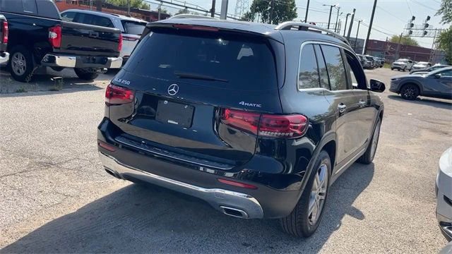 Used 2023 Mercedes-Benz GLB 250 4MATIC image 6