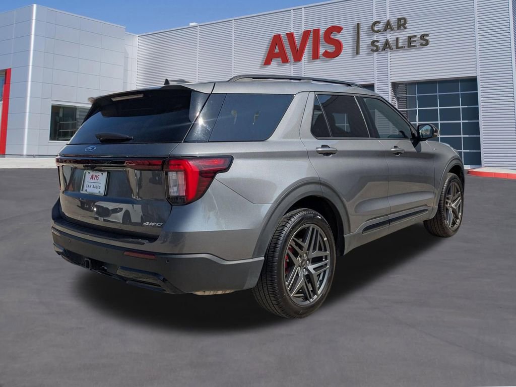 Used 2025 Ford Explorer ST-Line w/ ST-Line Street Pack image 6