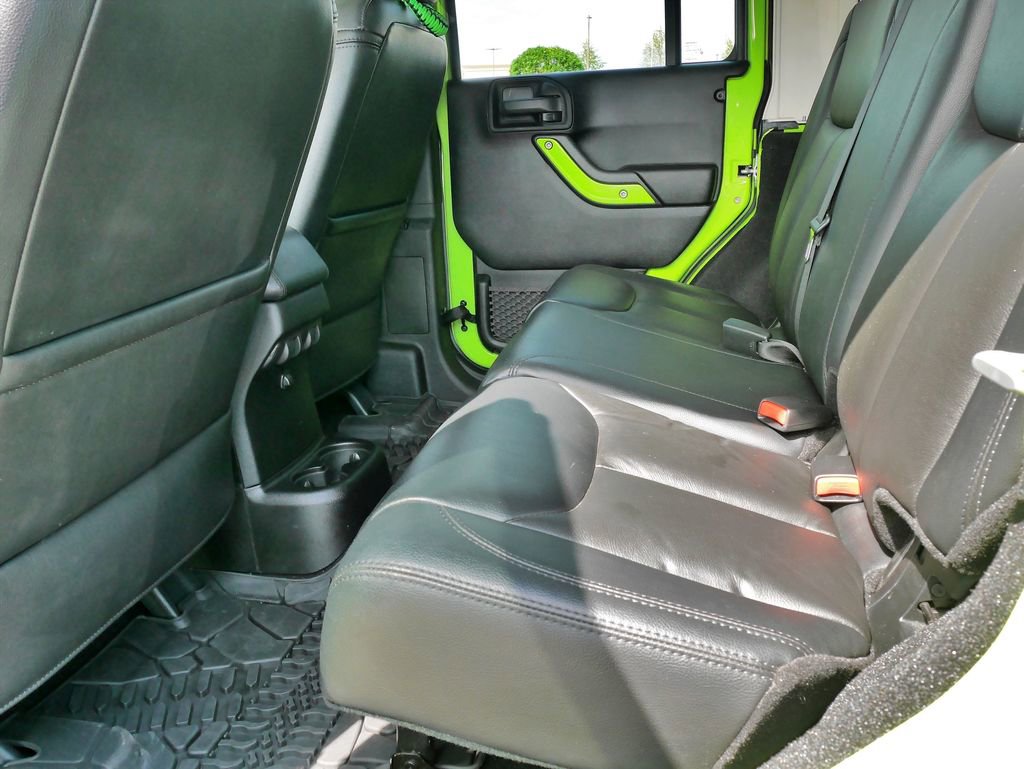 Used 2013 Jeep Wrangler Unlimited Sahara AWD/4WD image 17