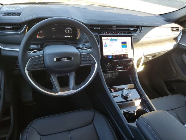 New 2025 Jeep Grand Cherokee Limited w/ Black Appearance Package image 7