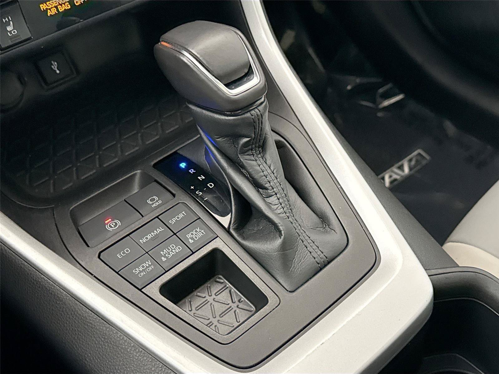 Certified 2022 Toyota RAV4 XLE Premium AWD/4WD image 26