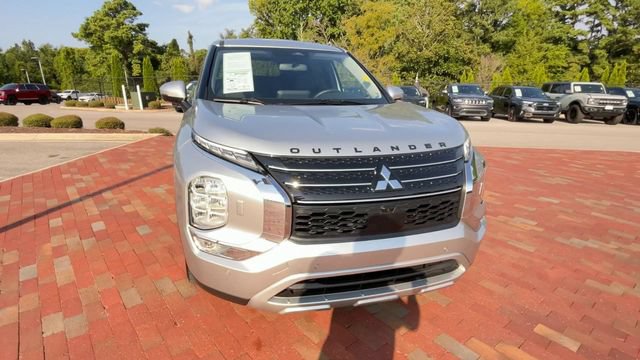 Used 2025 Mitsubishi Outlander SE AWD/4WD image 4