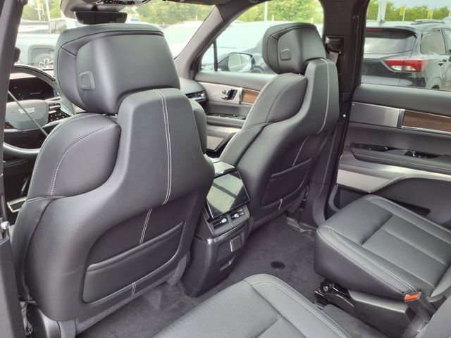 New 2026 Cadillac Vistiq Luxury image 14