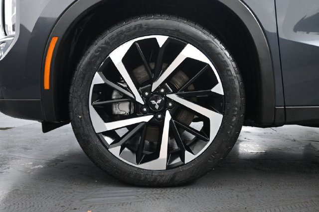 Used 2025 Mitsubishi Outlander SE AWD/4WD image 33