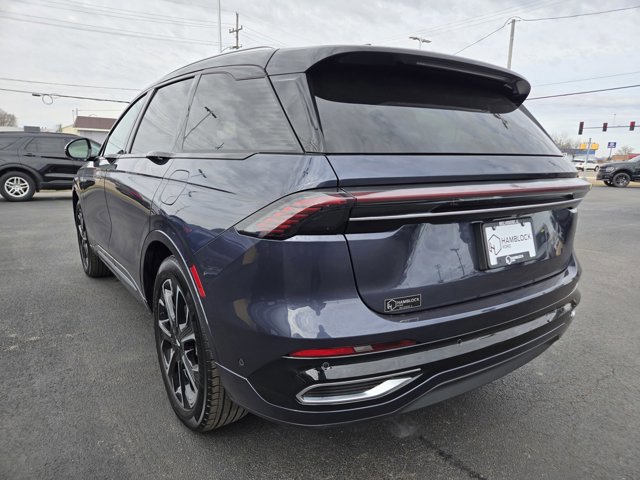 Used 2024 Lincoln Nautilus Reserve w/ Equipment Group 202A image 7