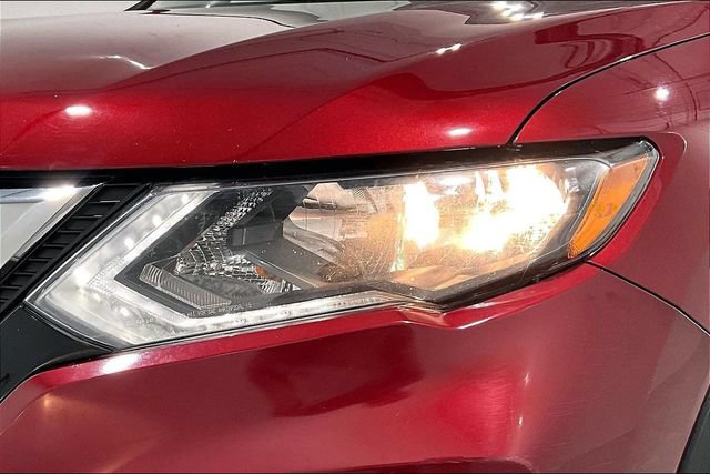 Used 2019 Nissan Rogue SV AWD/4WD image 39