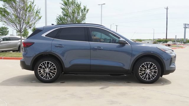 Used 2025 Ford Escape SE image 10