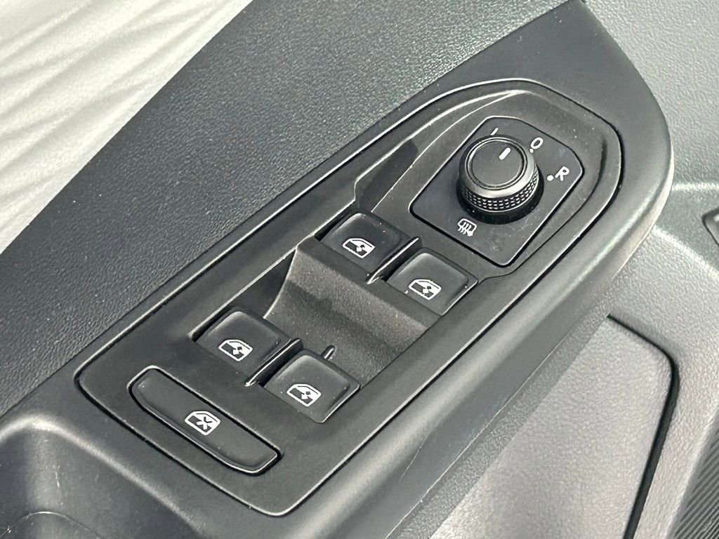 Used 2023 Volkswagen Taos S image 31