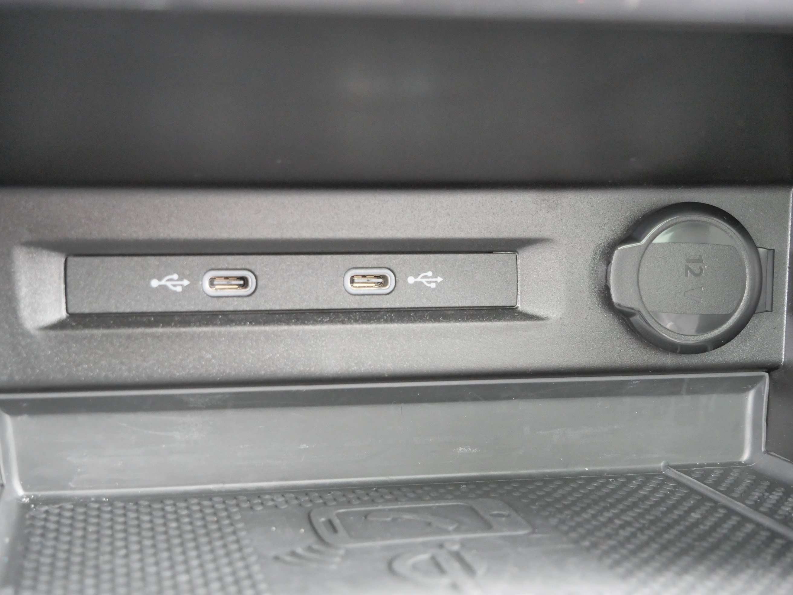 Certified 2022 Volkswagen Tiguan SEL R-Line image 29