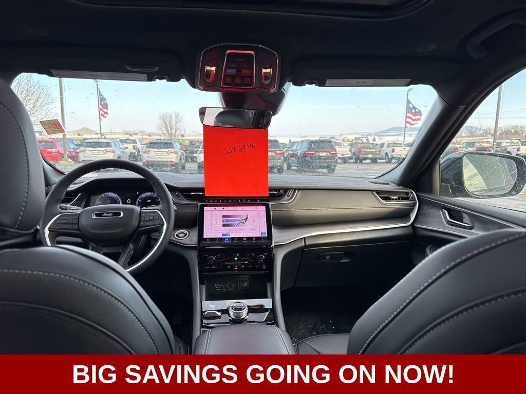 New 2025 Jeep Grand Cherokee Limited w/ Black Appearance Package image 44