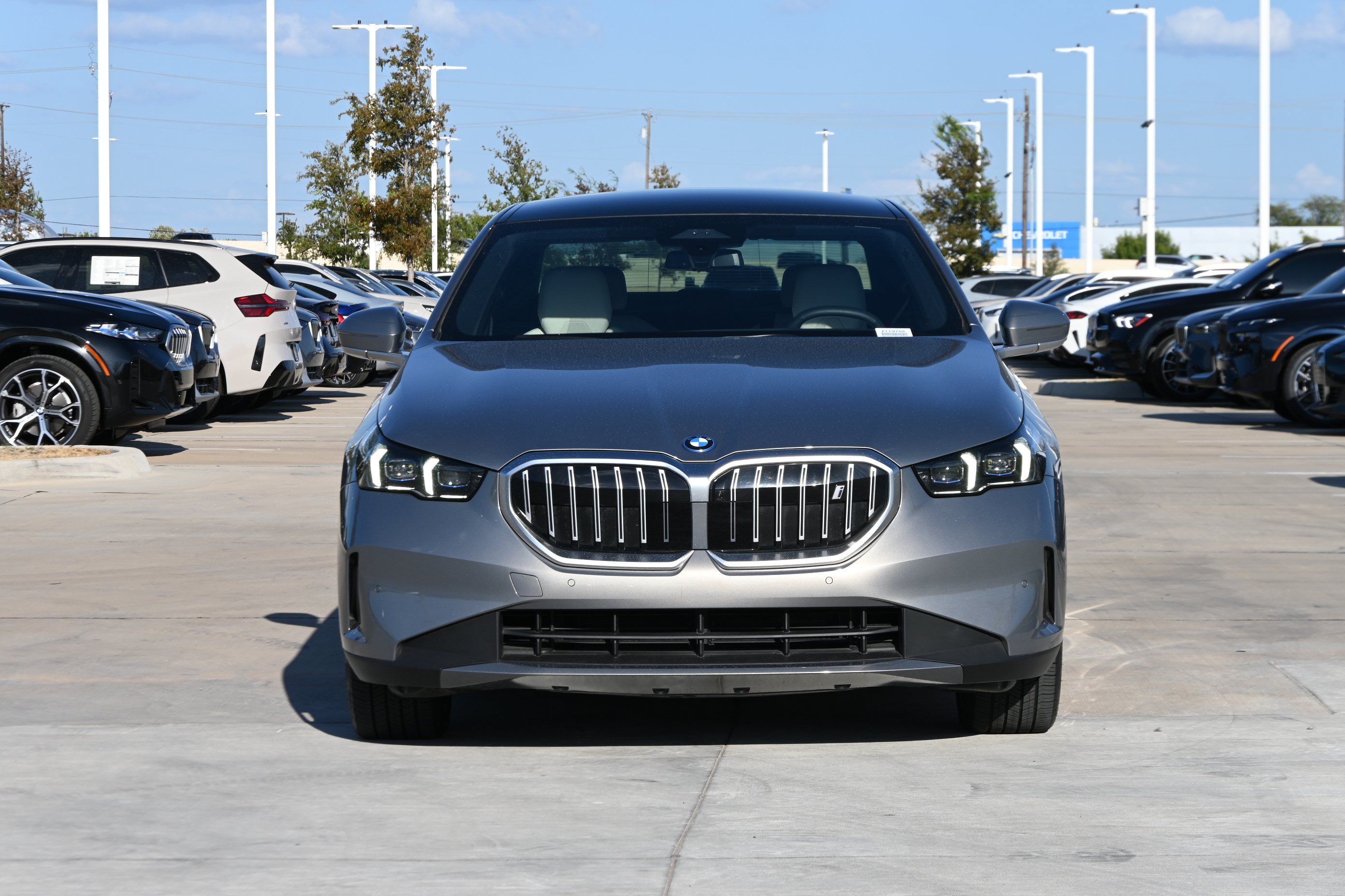 Certified 2026 BMW i5 eDrive40 w/ Executive Package RWD image 3
