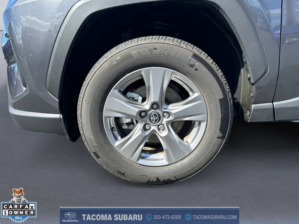 Used 2025 Toyota RAV4 LE AWD/4WD image 9