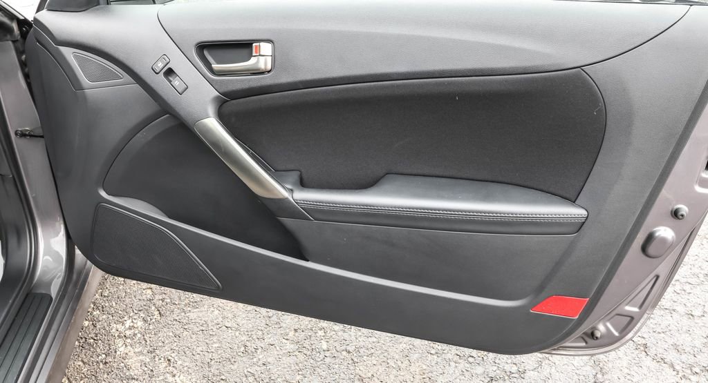 Used 2013 Hyundai Genesis 2.0T image 35