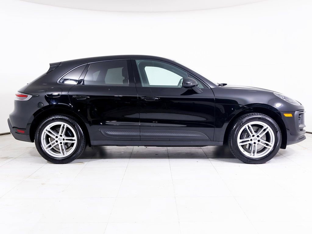 Certified 2025 Porsche Macan AWD/4WD image 26