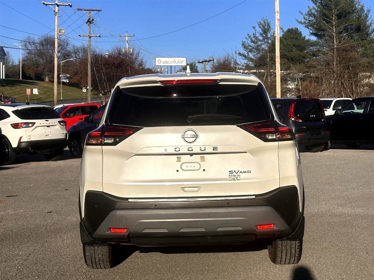 Used 2023 Nissan Rogue SV image 6