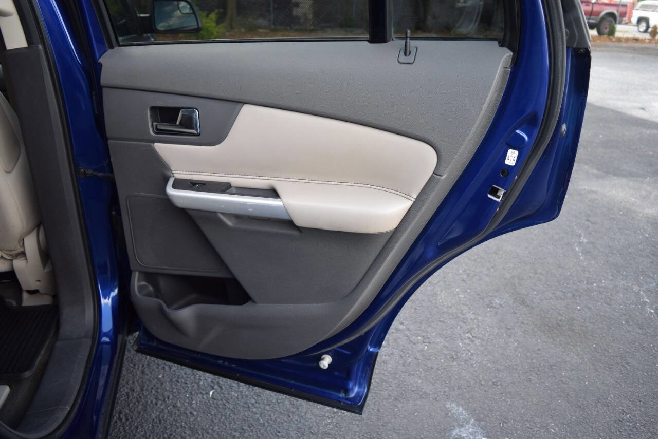 Used 2013 Ford Edge SE image 45
