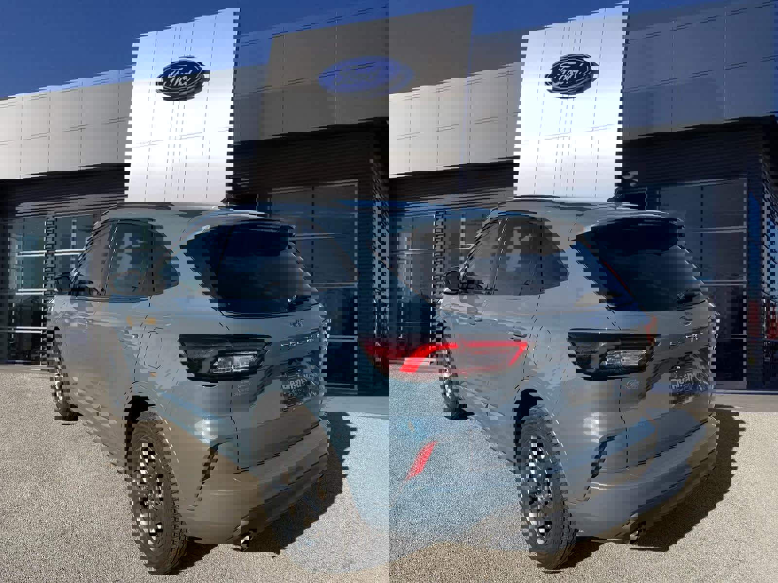 Used 2024 Ford Escape ST-Line image 3