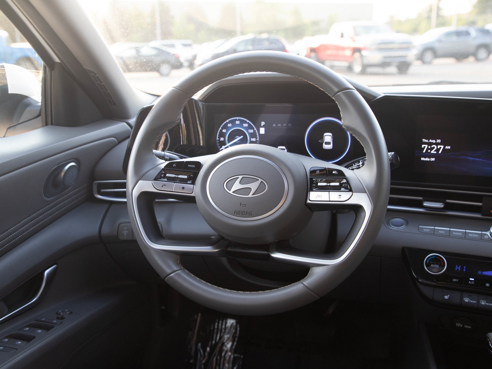 Used 2025 Hyundai Elantra SEL FWD image 16