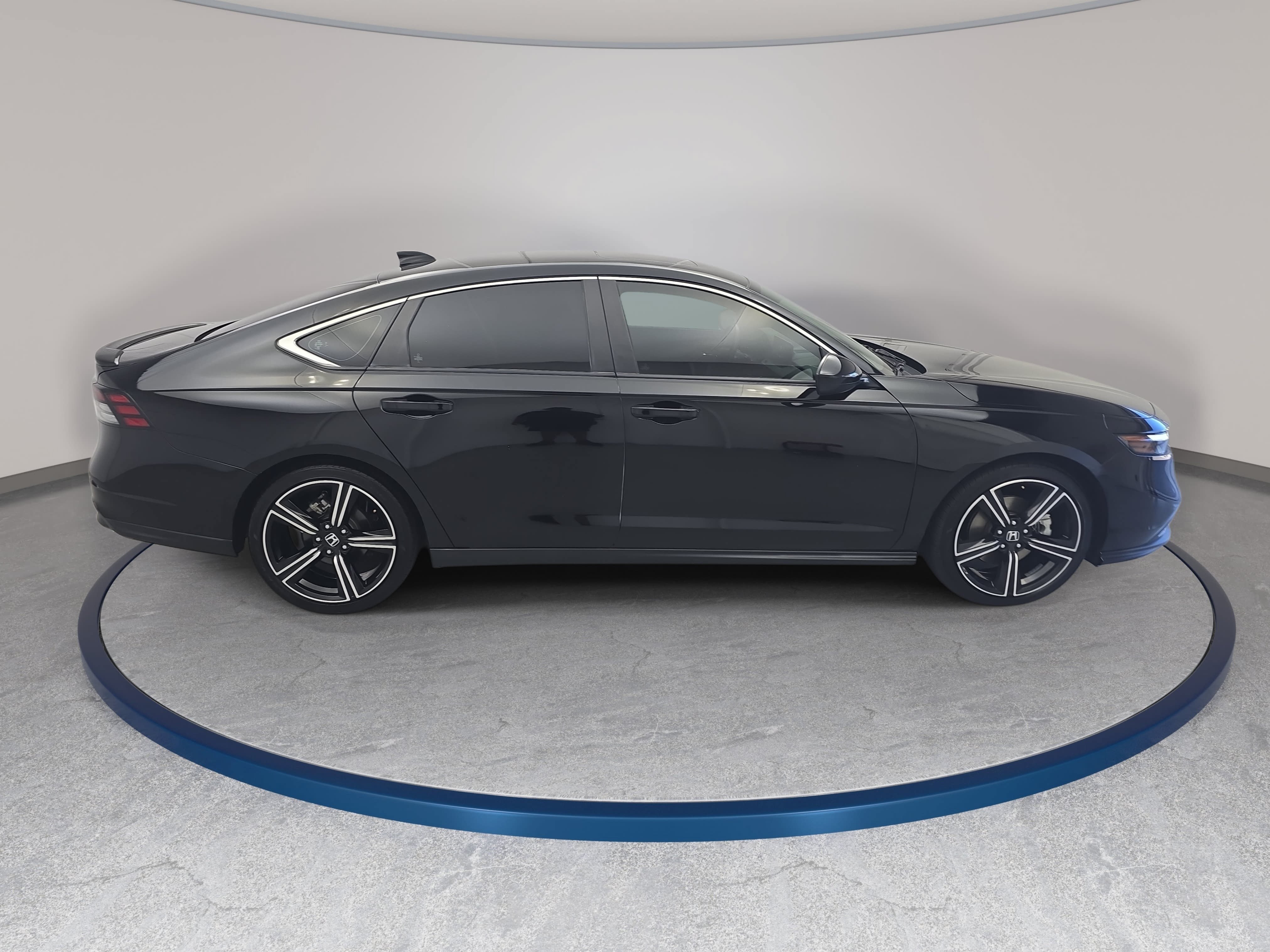 Certified 2025 Honda Accord Sport image 4