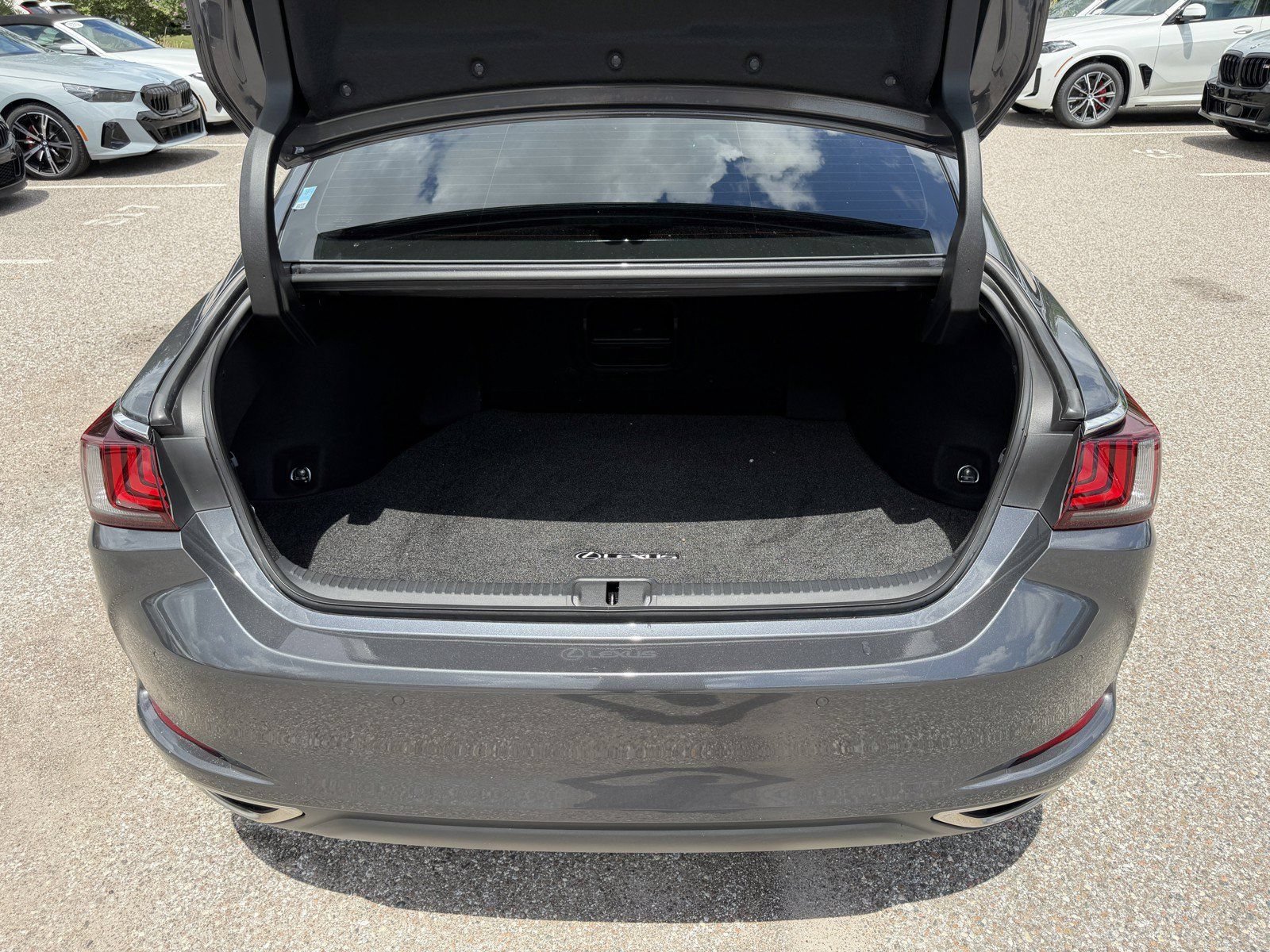 Used 2024 Lexus ES 350 w/ Premium Package FWD image 12