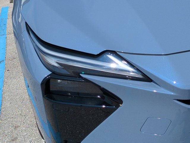 New 2026 Lexus ES 350h AWD image 9