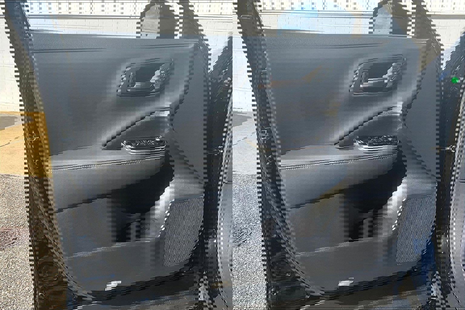 Used 2025 Toyota Crown Platinum image 28