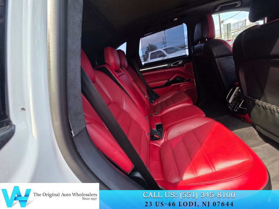 Used 2017 Porsche Cayenne GTS AWD/4WD image 22