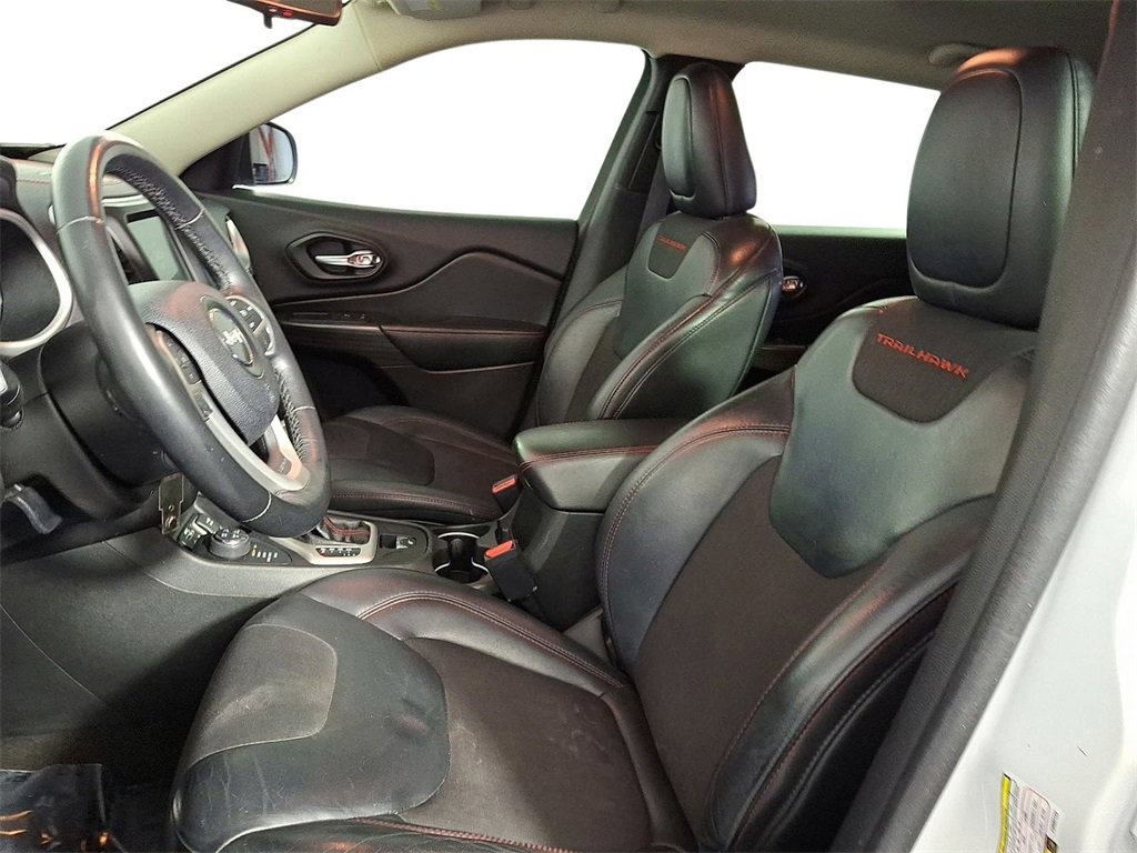 Used 2015 Jeep Cherokee Trailhawk w/ Cold Weather Group image 14