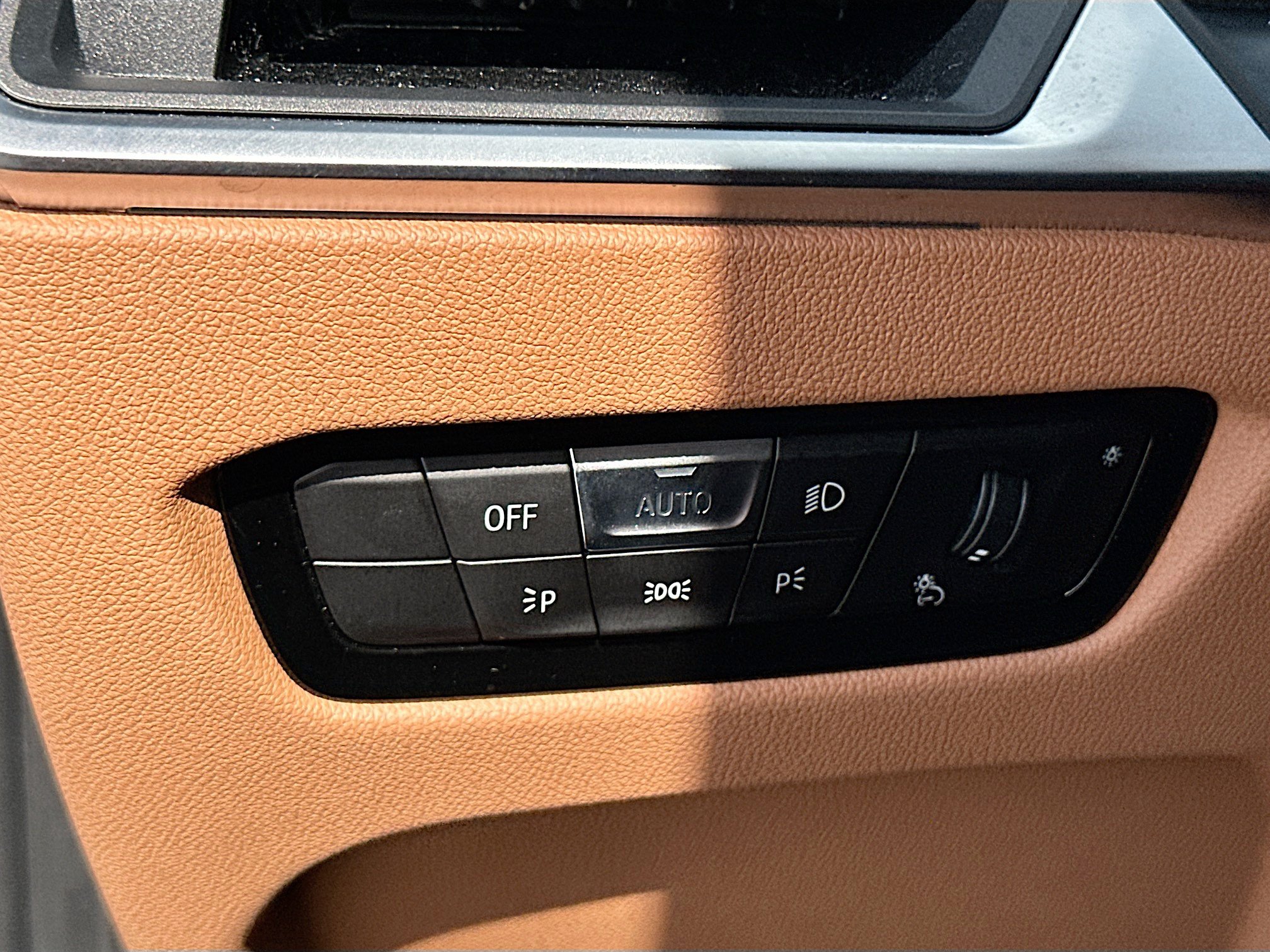 Used 2023 BMW 330e w/ Convenience Package RWD image 10